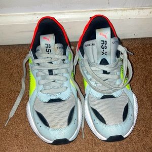 PUMA RS-X SIZE 6.5 CHILD , COLOR : ORANGE AND BLACK AND YELLOW